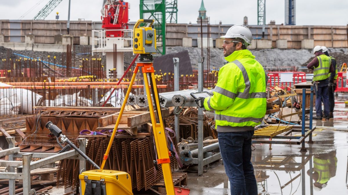 A Guide to Working with a Construction Service