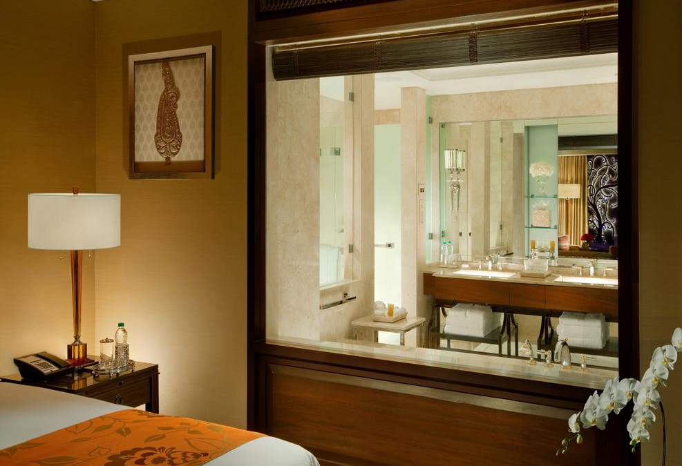 Want to be Awestruck? Set foot in The Leela Palace Hotel Chennai rooms