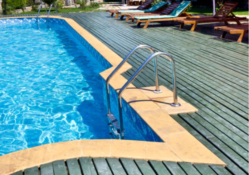 How to Prepare Your Pool Deck for Resurfacing in Los Angeles