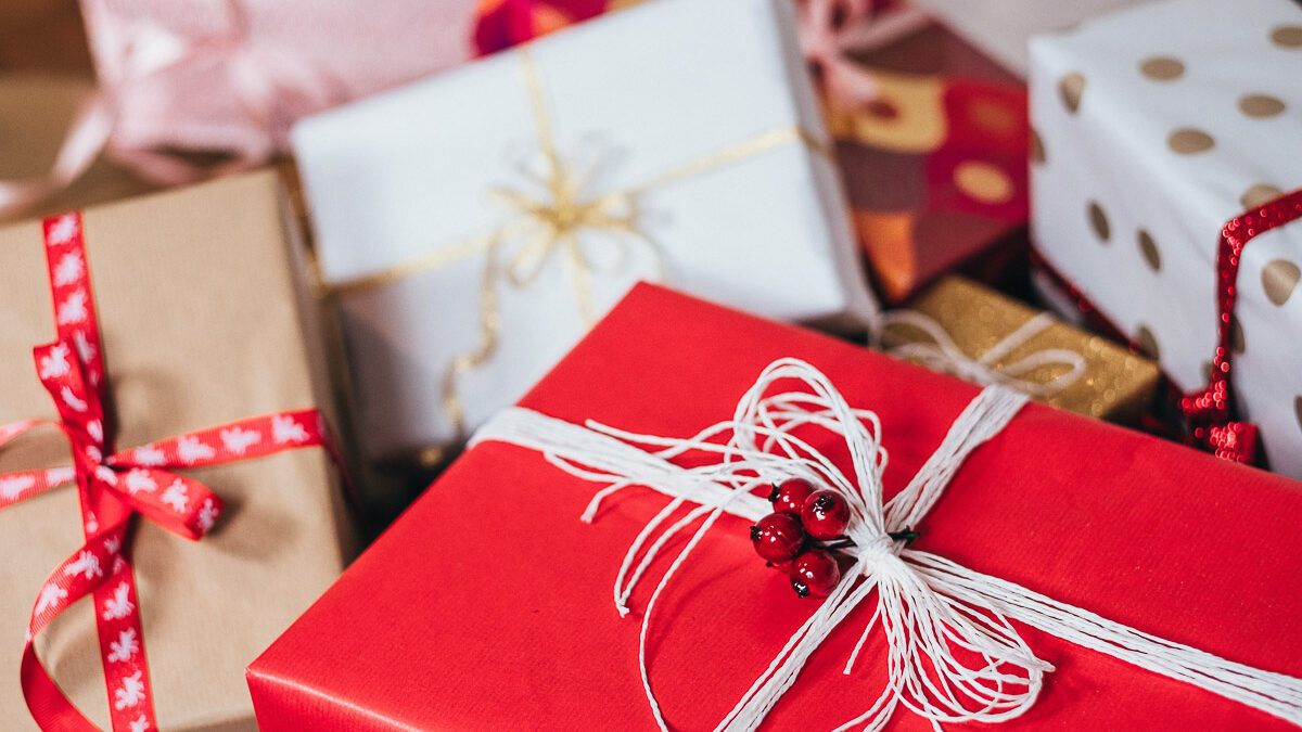 <strong>5 Gift Ideas to Bring Home for Your Teens When Travelling</strong>