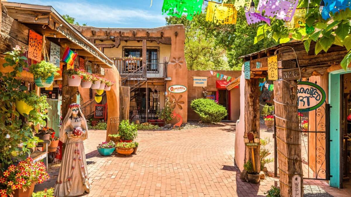 Exploring the Charm of Old Town Albuquerque