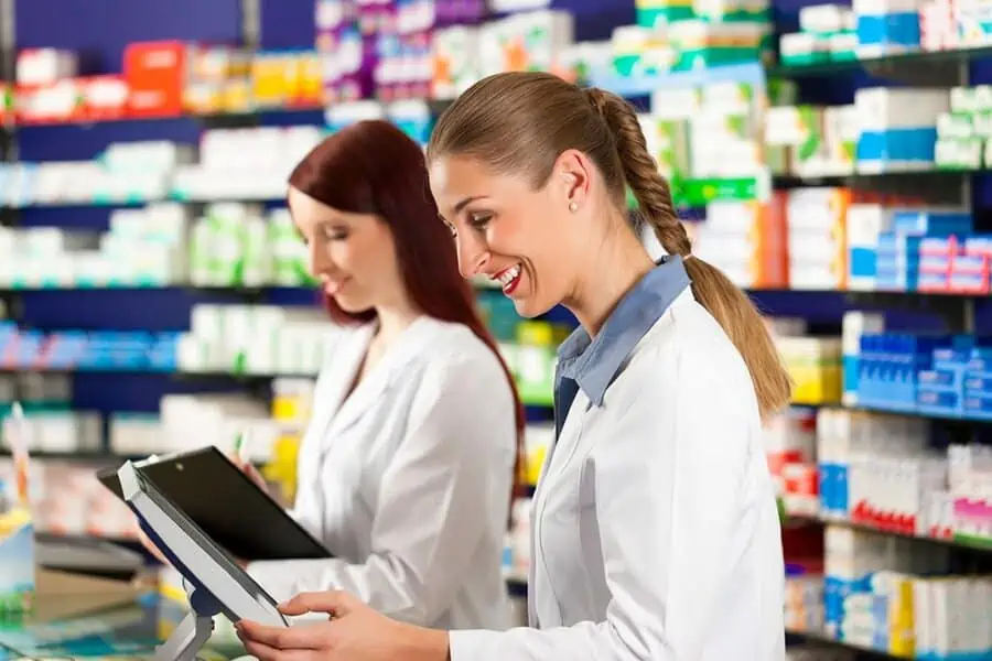 How to Build a Successful Career as a Pharmacy Assistant