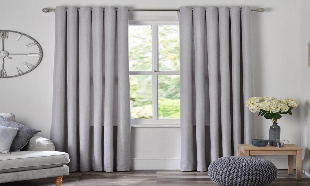How do I choose the best fabric for my eyelet curtains?